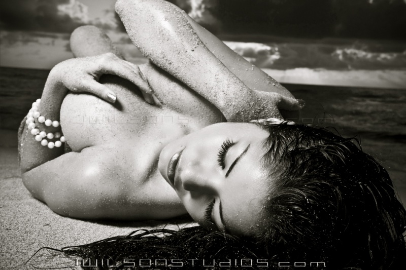 Female model photo shoot of Heather Rospigliosi 