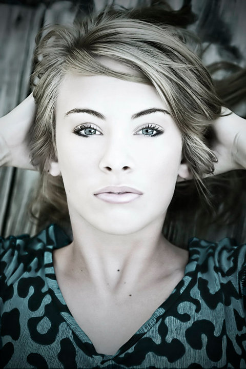 Female model photo shoot of KelseyM by ReferralsOnly in Ward Mead Park, Topeka KS