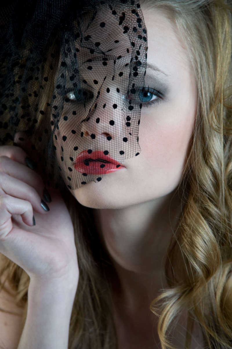 Female model photo shoot of Cassandra Walsh 