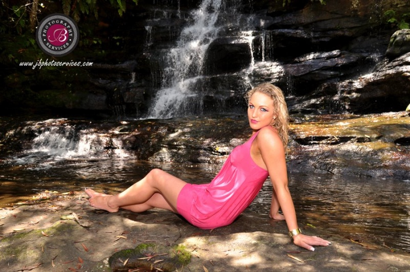 Female model photo shoot of Ellehcar in Somersby Falls