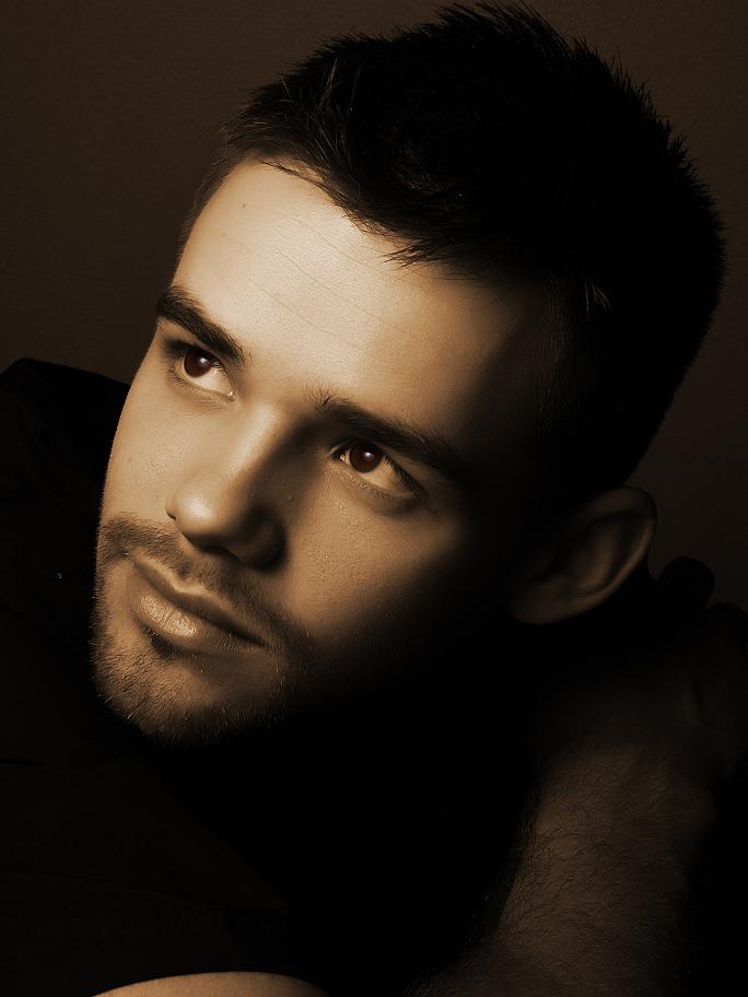 Male model photo shoot of Zac Swanson