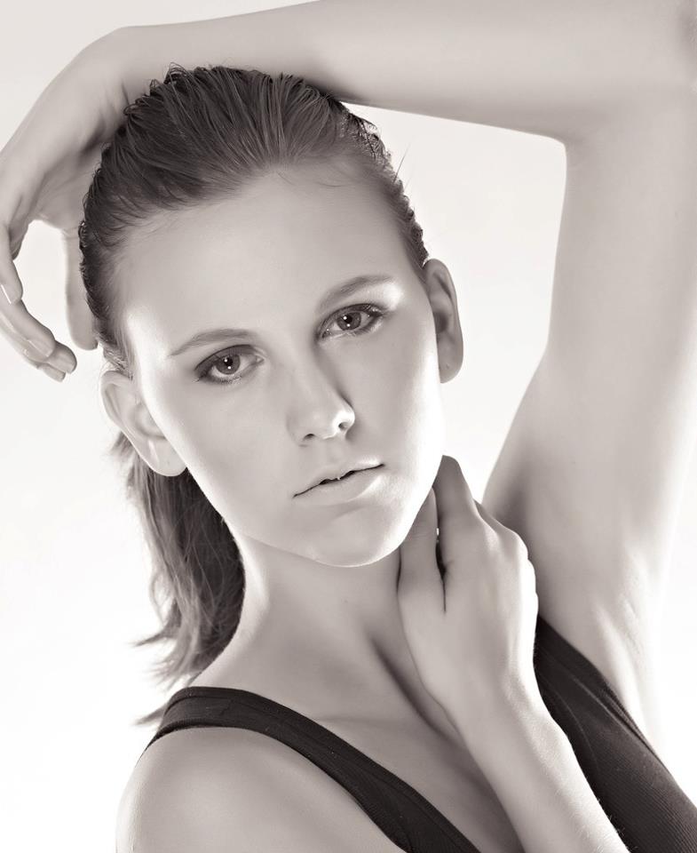 Female model photo shoot of Audra Noel