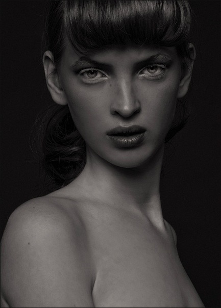 Female model photo shoot of Anya Kozyreva