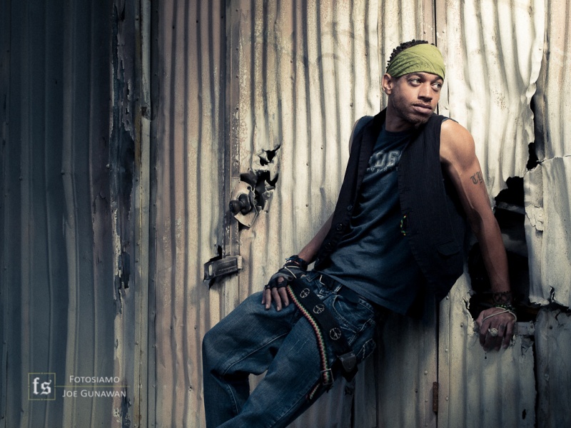 Male model photo shoot of LiJ KERAi in Grit Alley in Cali.