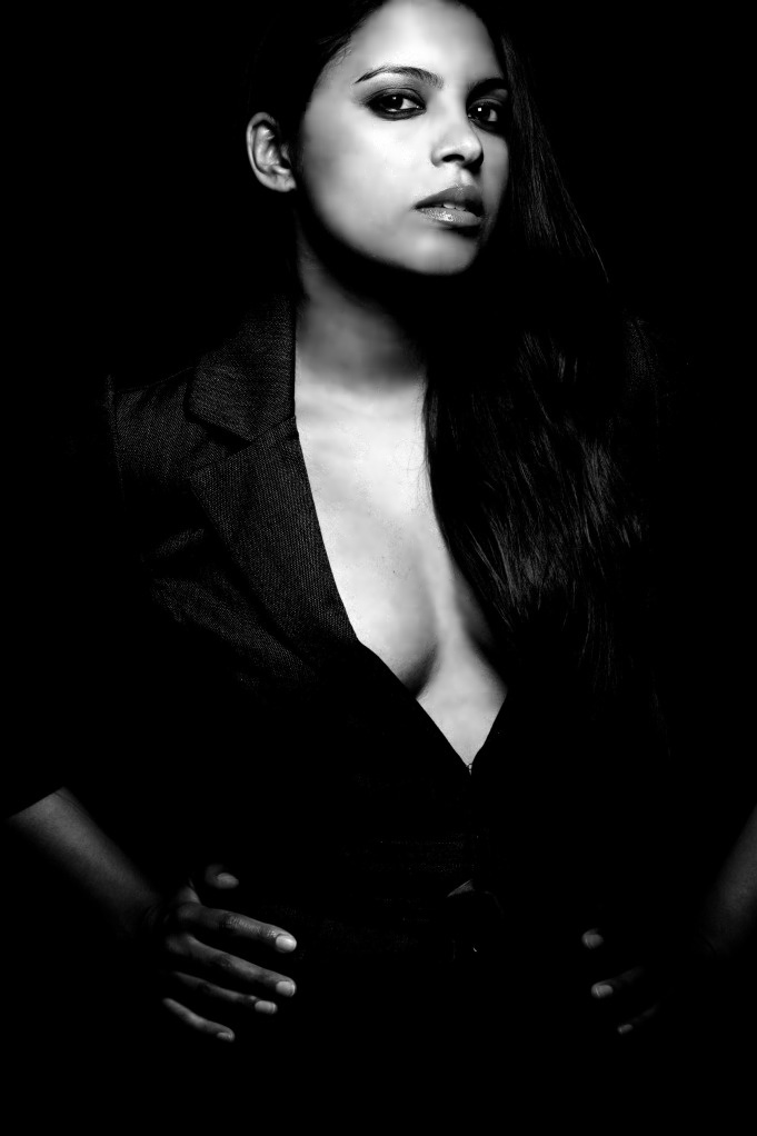 Female model photo shoot of Jennifer Anjana