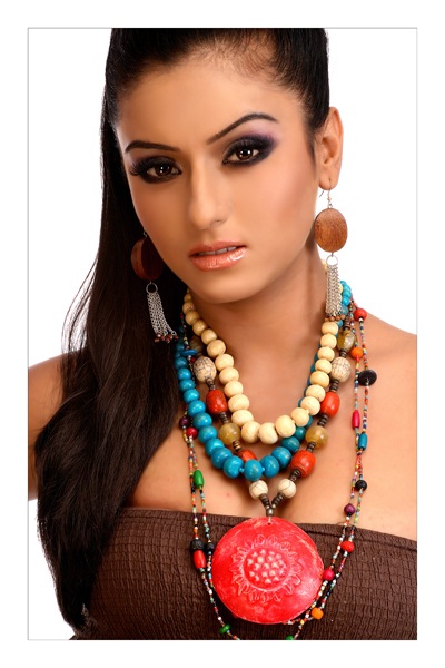 Female model photo shoot of Manisha K