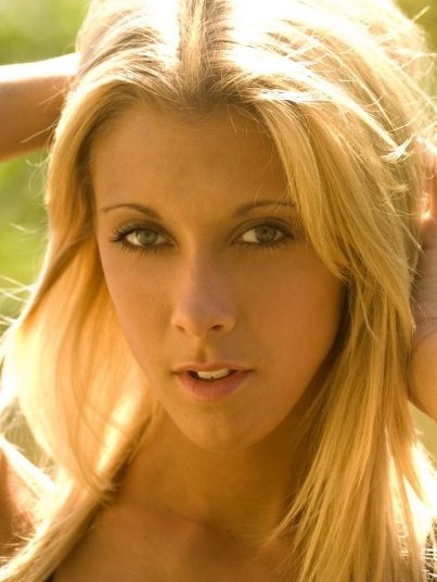 Female model photo shoot of Heather Lynn Briggs