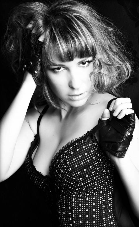 Female model photo shoot of Polina E