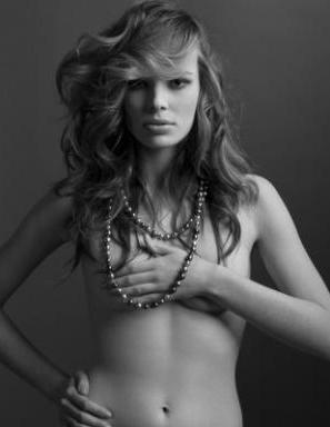 Female model photo shoot of Amanda Perfect