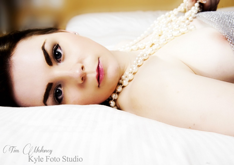 Female model photo shoot of Stephy Gray by Kylefotostudio