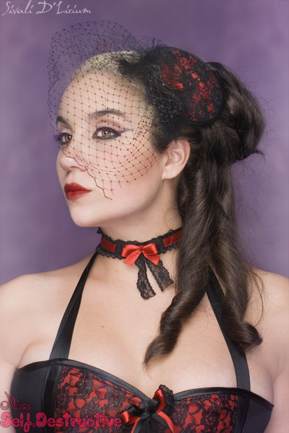 Female model photo shoot of Sarah Poe AlterntvModel