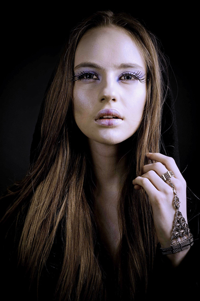 Female model photo shoot of MaiaPoly