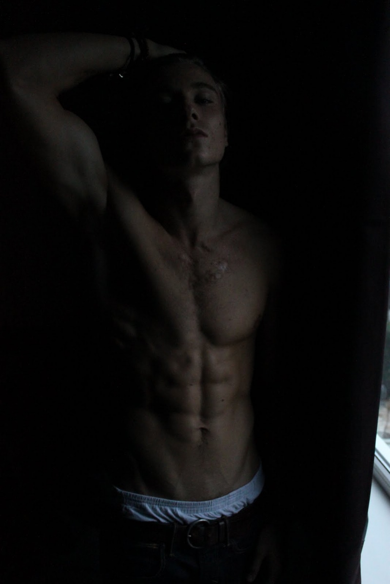 Male model photo shoot of Rafael Roos