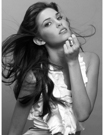 Female model photo shoot of rachell vallori