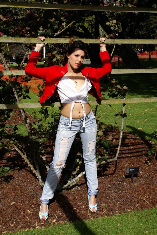 Female model photo shoot of Cheryl Voss in Parnell Rose Gardens