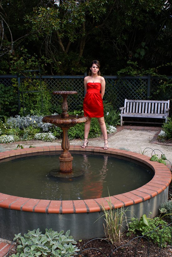 Female model photo shoot of Cheryl Voss in Parnell Rose Gardens