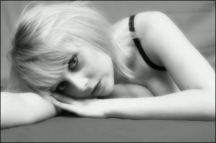 Female model photo shoot of Kayla Wilkinson