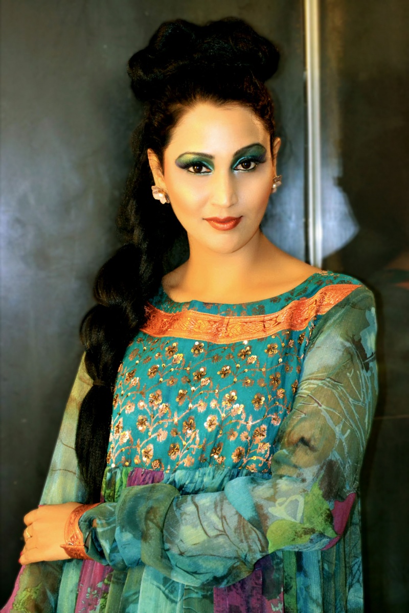 Female model photo shoot of Zaynah Beauty