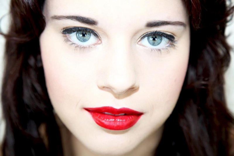 Female model photo shoot of Jordyn Acason Make-up