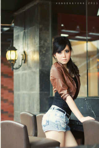 Female model photo shoot of Elena Wong