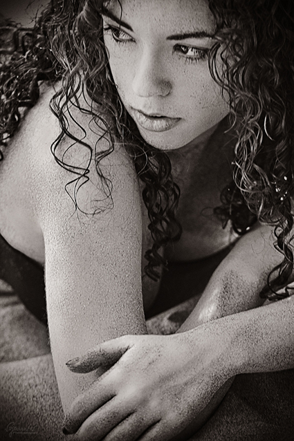 Female model photo shoot of Gloria T Dauden by SogenannterPhotographie