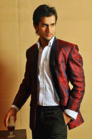 Male model photo shoot of Sikander Khan in Obiad Sheikh's Studio