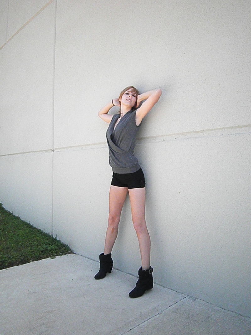 Female model photo shoot of Kendall_