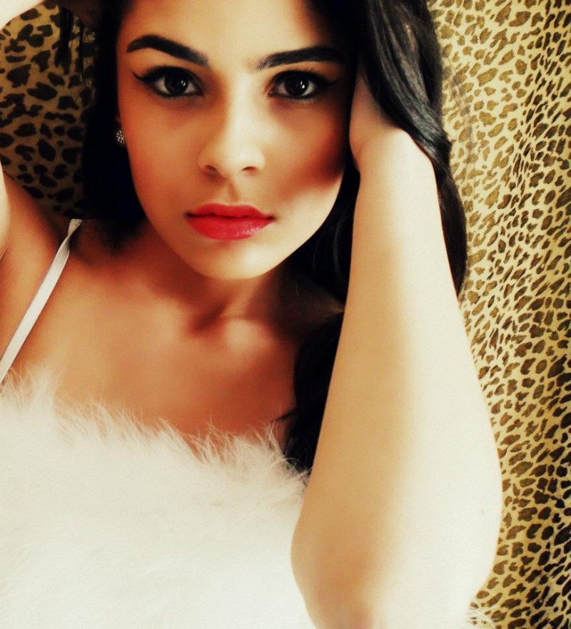 Female model photo shoot of Melissa Ortiz