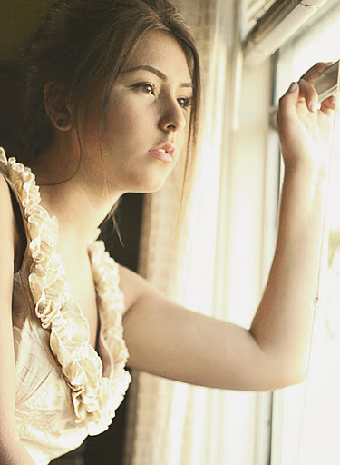 Female model photo shoot of Larissa welle