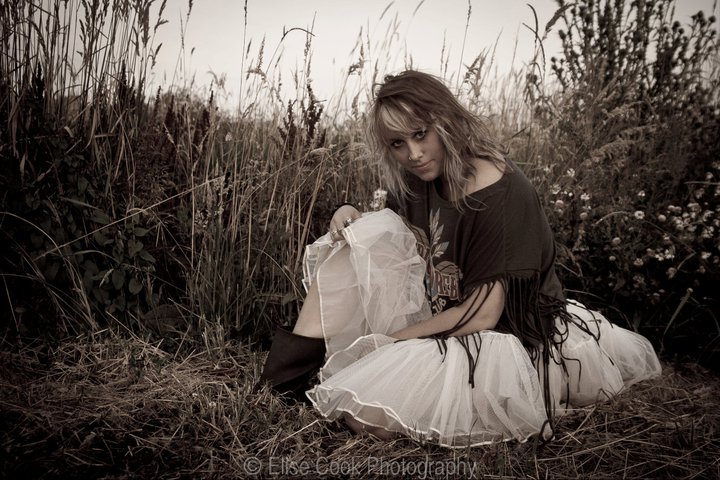 Female model photo shoot of Misty Graves