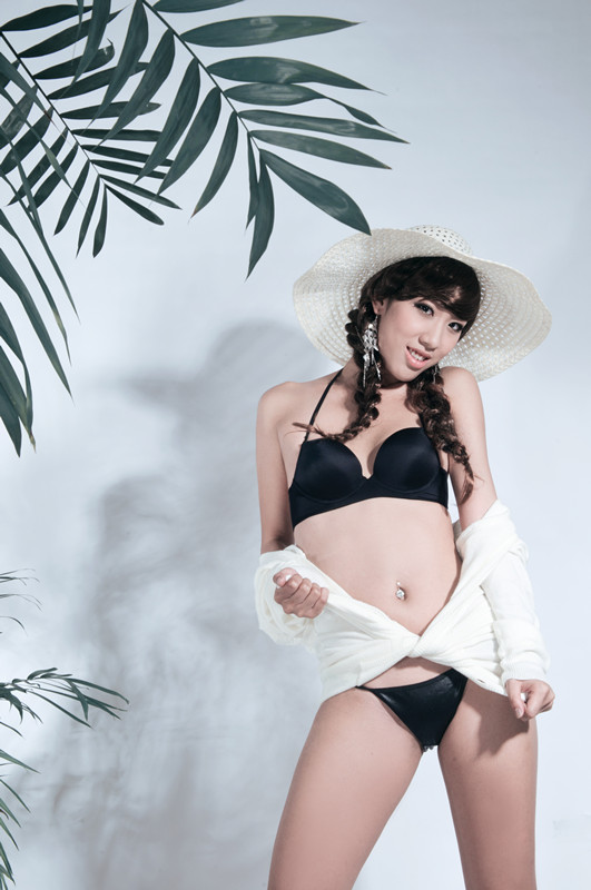 Female model photo shoot of Nana azian