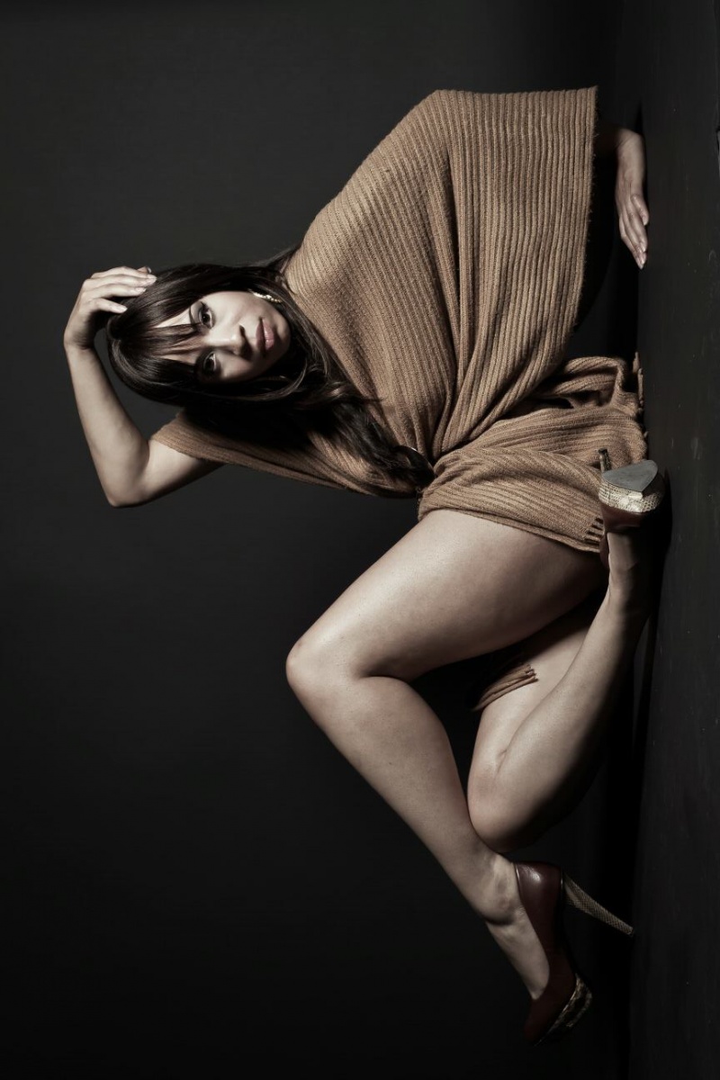 Female model photo shoot of Rhoyale Bleauhe