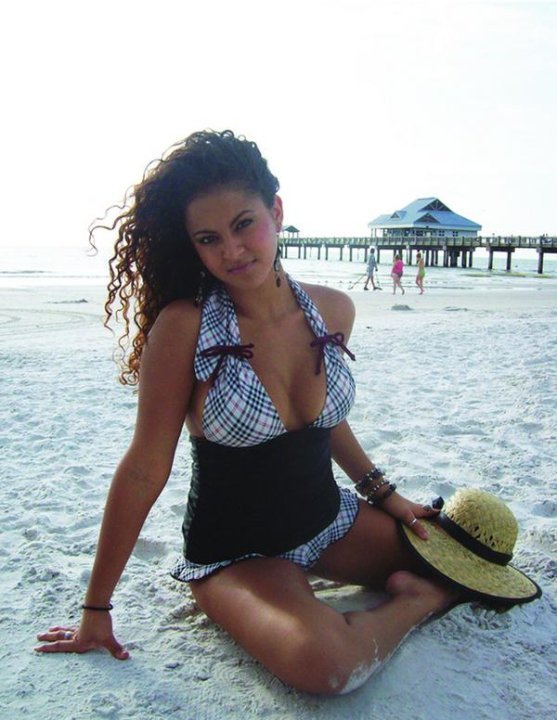 Female model photo shoot of Jessica Meri in Clearwater