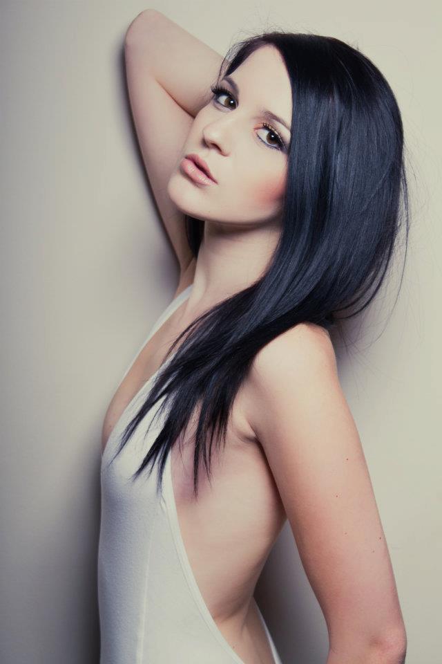 Female model photo shoot of Tara Lowery Makeup 