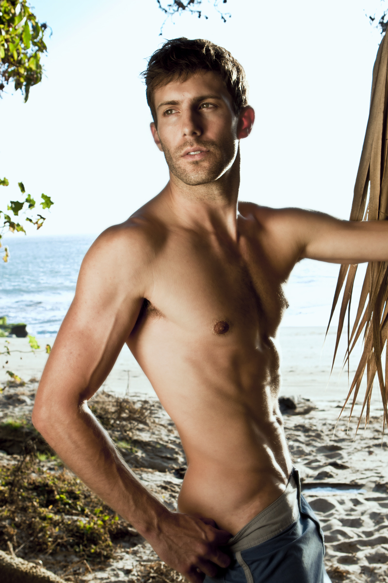 Male model photo shoot of Danny Neal 