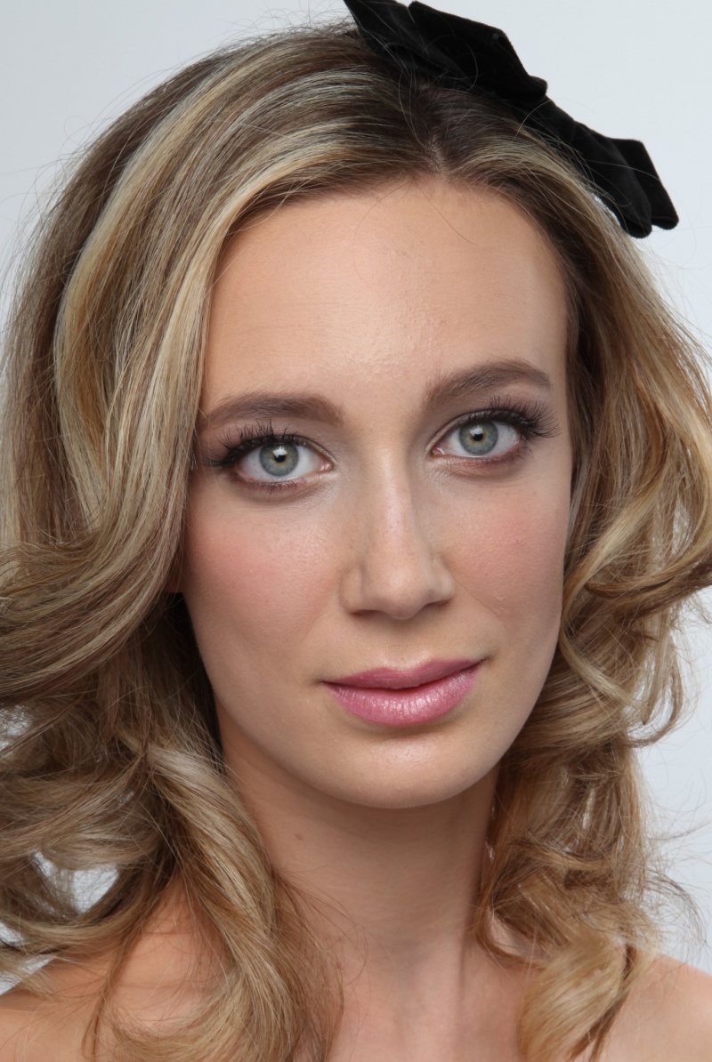 Female model photo shoot of Emilie Banks Make-Up