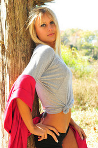 Female model photo shoot of Jess Bird