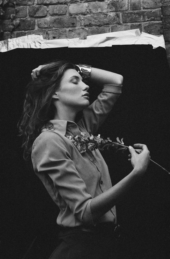 Female model photo shoot of linda bena in East London