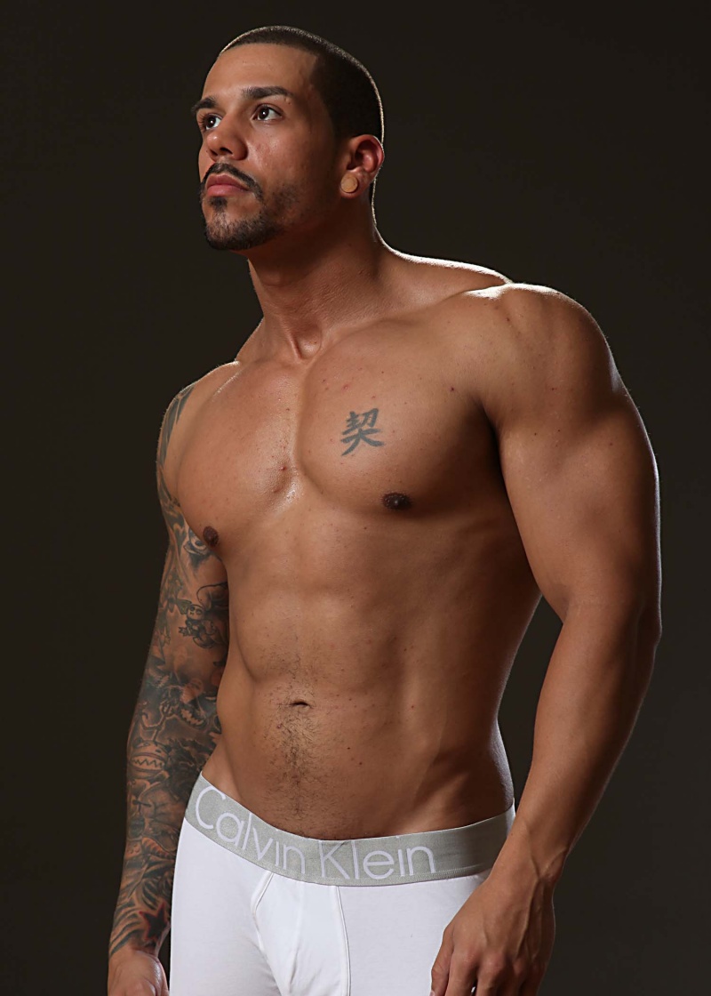 Male model photo shoot of Hompcy Montero