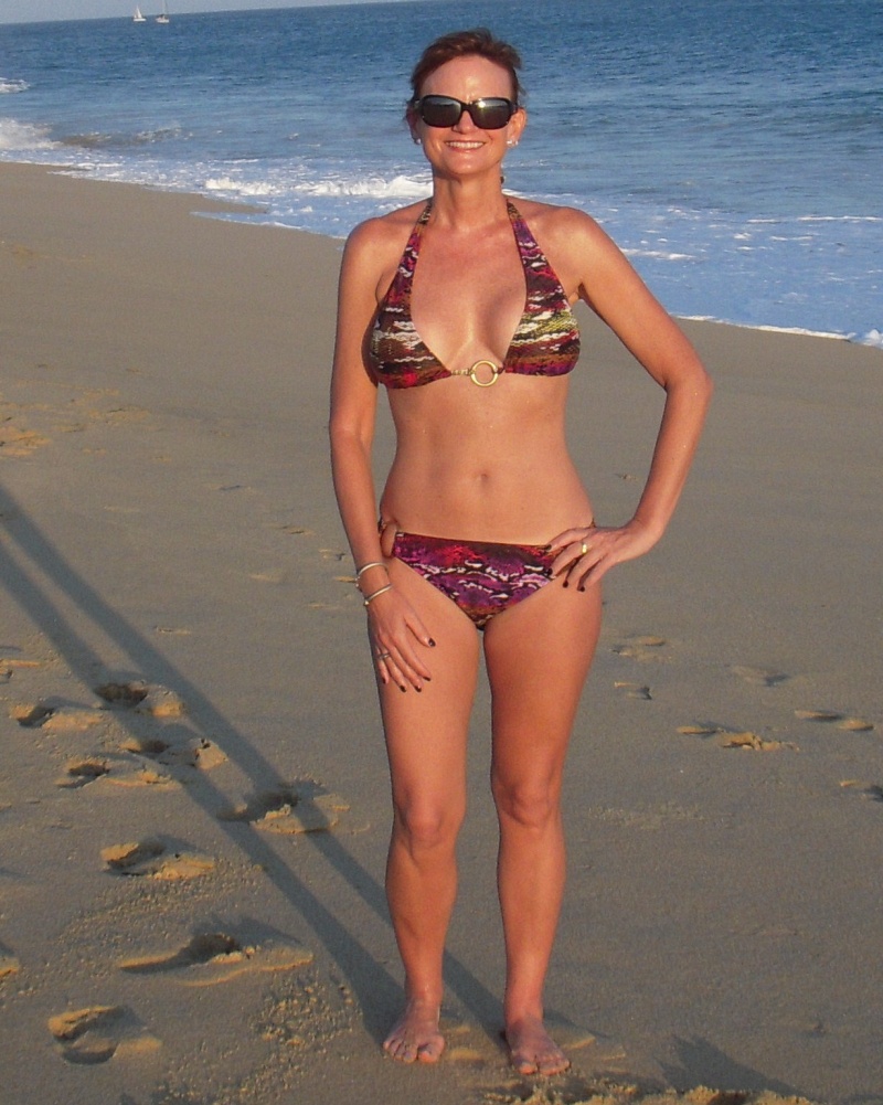 Female model photo shoot of Donna RVA in Pacific Ocean, Baja California Sur