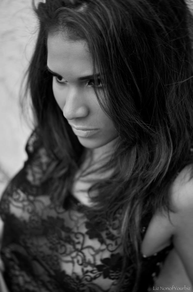 Female model photo shoot of Noel Moore by L NOYB