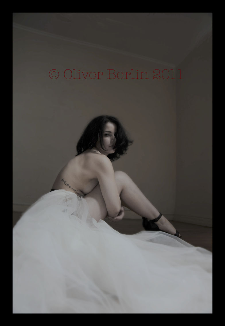 Female model photo shoot of Layla S by oliver berlin