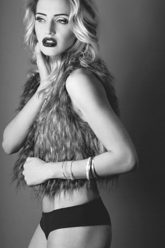 Female model photo shoot of Nina Alonso