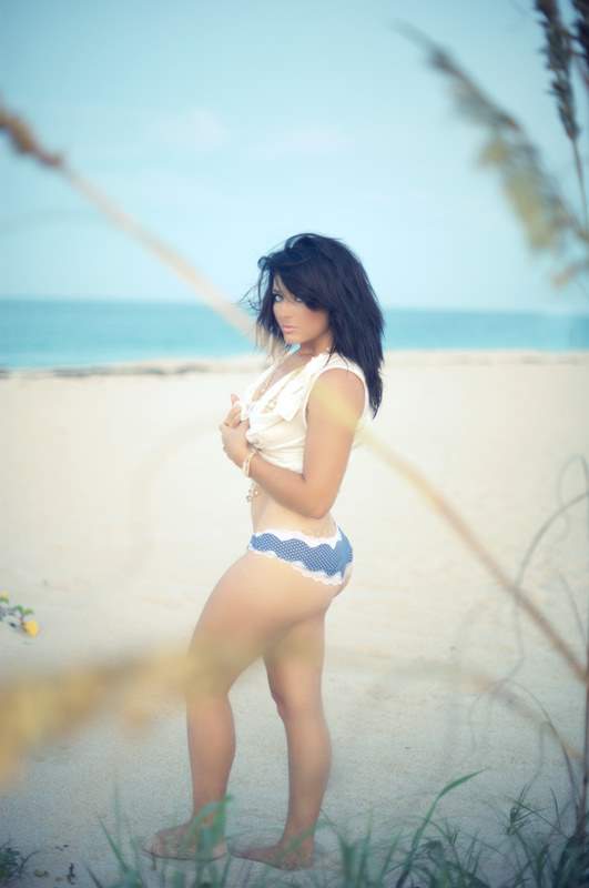 Female model photo shoot of Lindseylee in Vero Beach fl