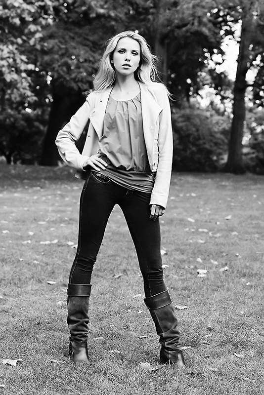 Male and Female model photo shoot of DJH Photography and Agata M in Hyde Park