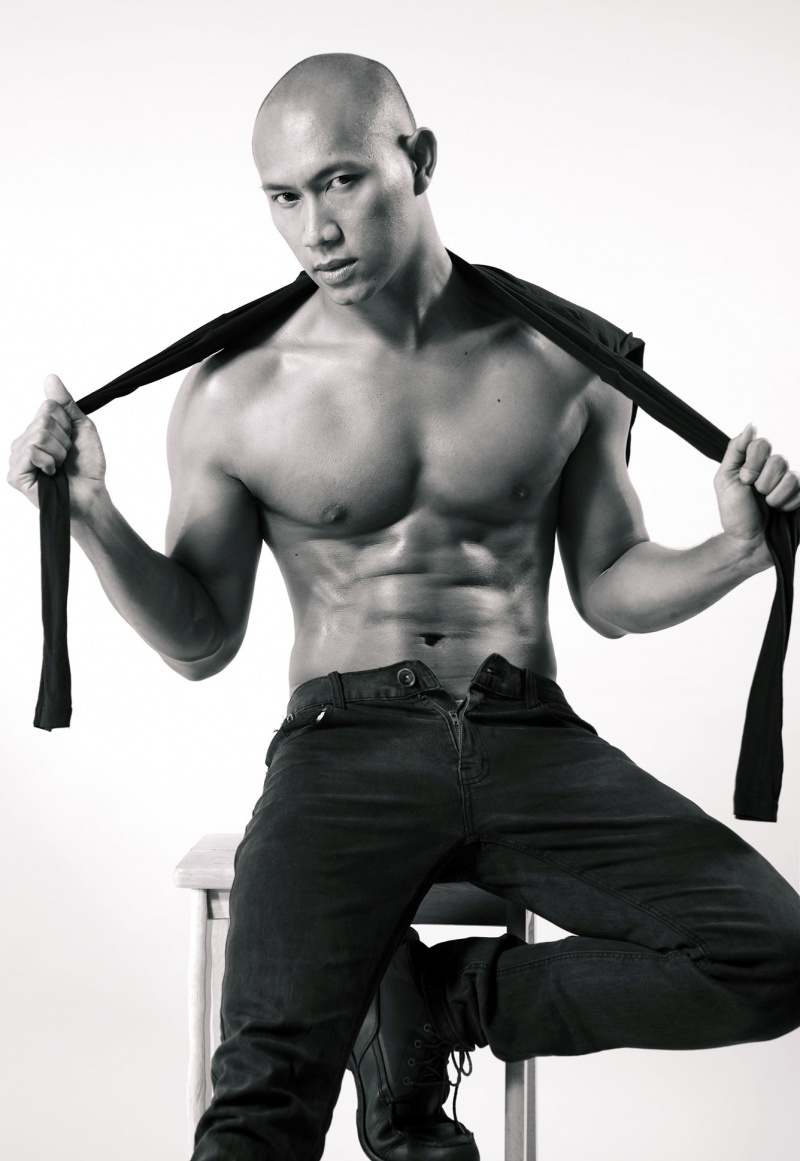 Male model photo shoot of Udd Zainuddin
