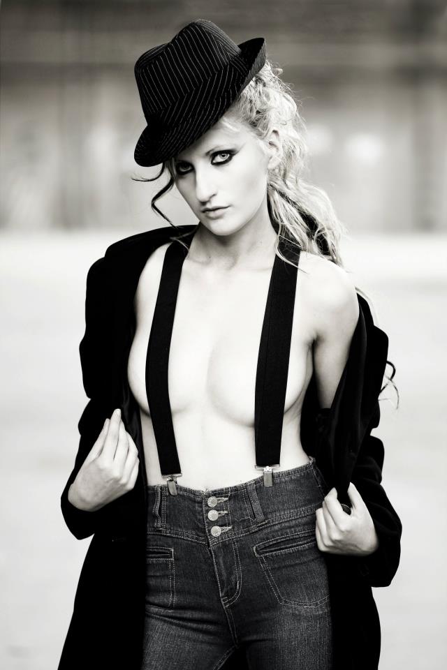 Female model photo shoot of Kristen Tommasini