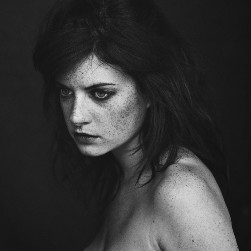 Female model photo shoot of Bluemellody