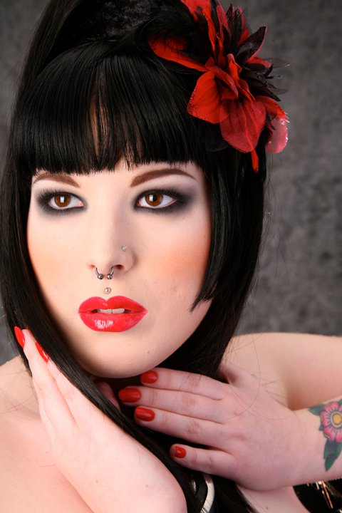 Female model photo shoot of Scarlet Sweet