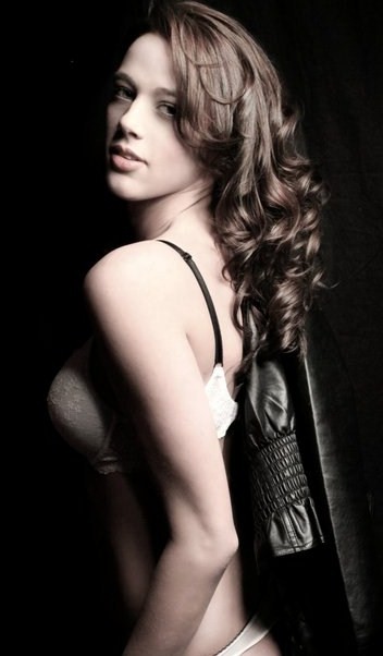 Female model photo shoot of Alicia Spurgin